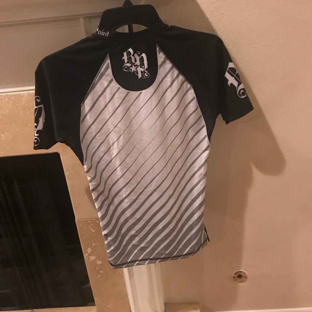Breakpoint rashguard small